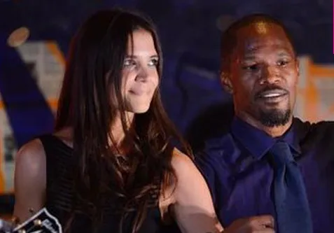 Foxx disebut-sebut ingin melindungi privasi Holmes © hollywoodlife.com/fameflynet