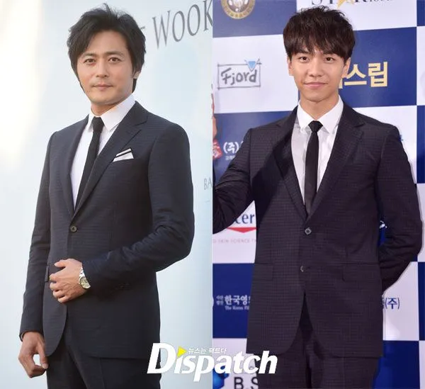 Jang Dong Gun dan Lee Seung Gi memakai setelan jas sama dalam kesempatan yang berbeda. ©dispatch.co.kr
