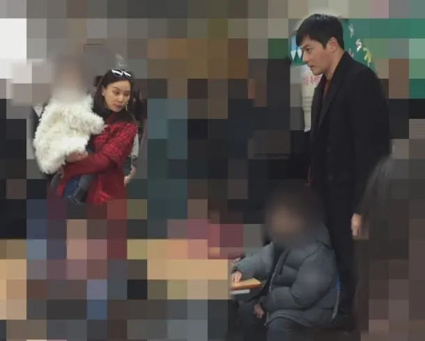 Tujuh tahun menikah, hampir tak ada rumoor miring tentang rumah tangga Jang Dong Gun dan Kko So Young. ©allkpop.com