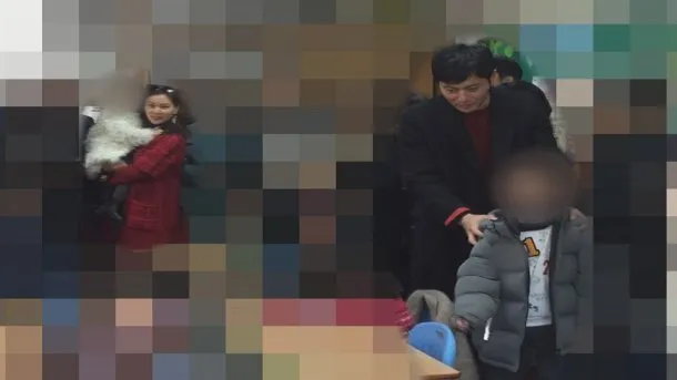 Jang Dong Gun dan Ko So Young mengantar putra di hari pertama sekolah kelas 1 SD. ©allkpop.com