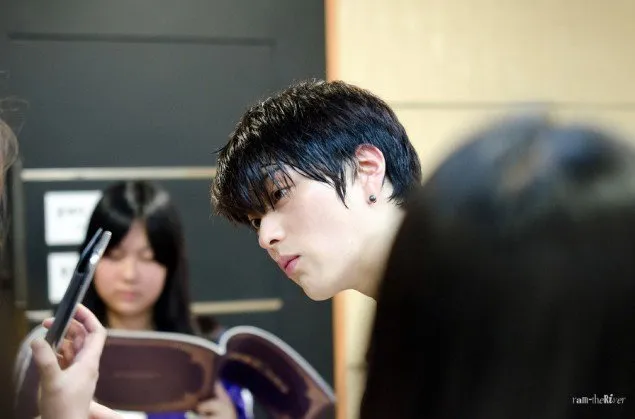 Foto Jang Seung Jo yang membuatnya dikira idola K-Pop © ram the-River