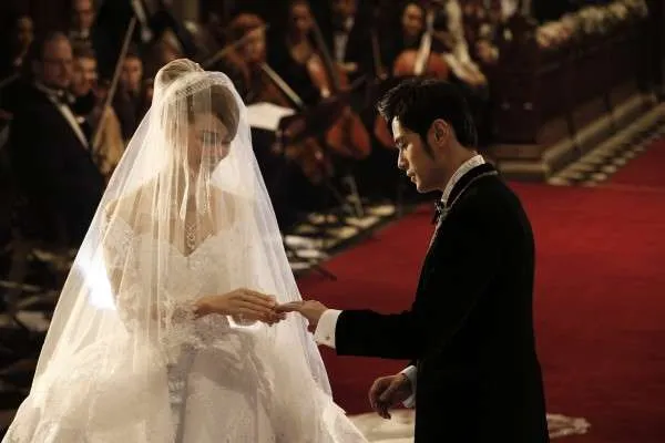 Pernikahan Jay Chou dan Hannah Quinlivan di Gereja Selby Abbey yang dilanjutkan resepsi di Kastil Howards. @xinmsn.com