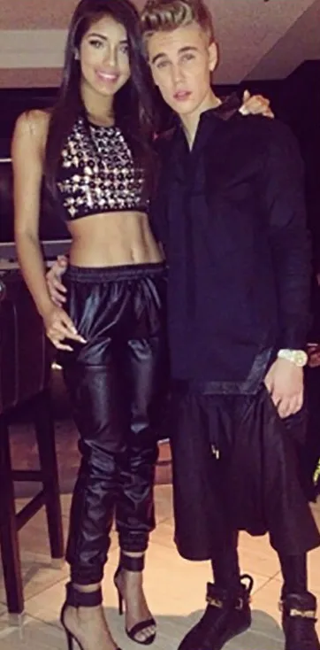Yovanna dan Justin @ hollywooflife.com