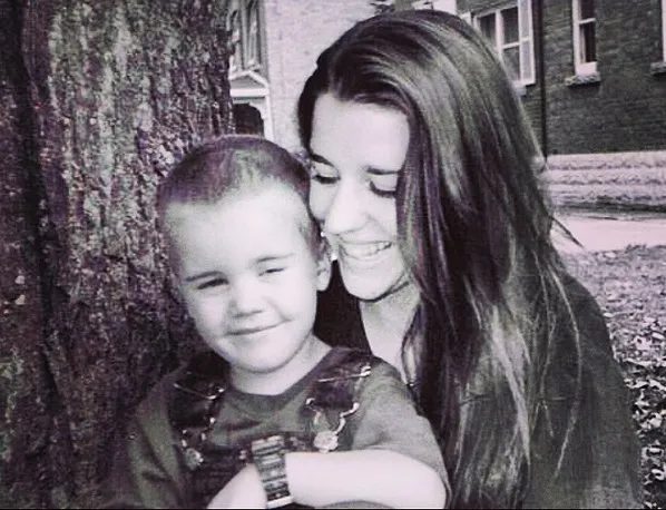 Justin kecil dan ibunya @ Twitter/JustinBieber