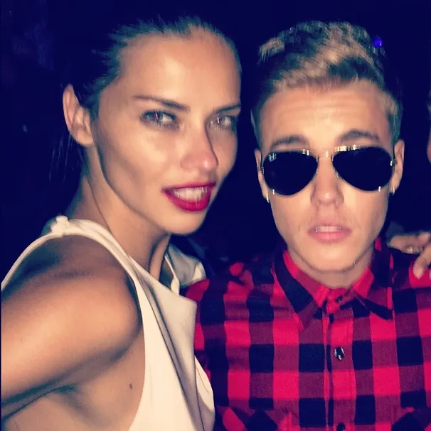 Adriana dan Justin @ showbizspy.com
