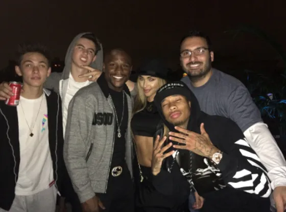 Justin Bieber dan teman-temannya @ eonline.com