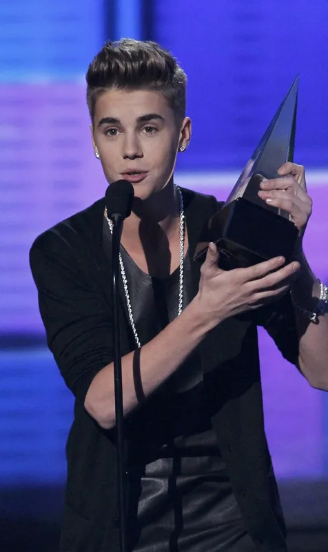 Justin Bieber @ wallpoh.com