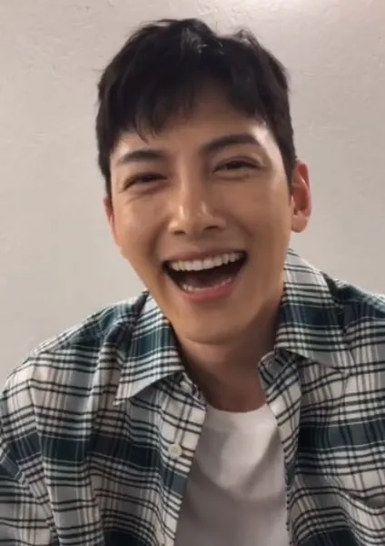 Ji Chang Wook © V Live