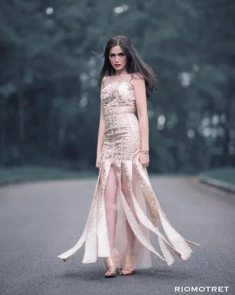 Jessica Iskandar dikenal dengan gayanya yang stylish dan up-to-date. /©instagram.com/inijedar
