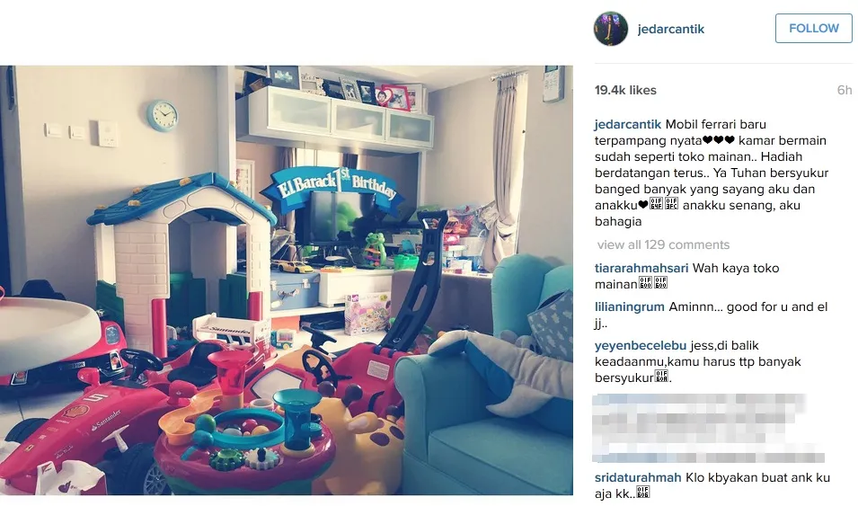 Inilah mobil balap mainan, kado untuk baby El ©Instagram @jedarcantik