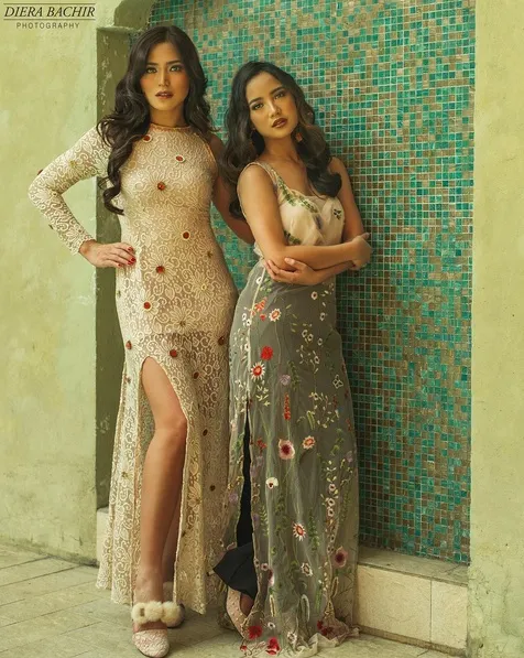 Berpose bersama, Jedar dan Chacha tampak begitu anggun. So stunning! /©instagram.com/dierabachir