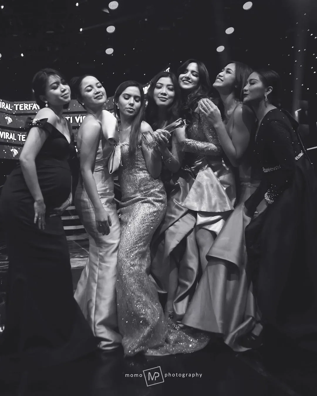 Gaya Jedar & Girl Squad hadiri event penghargaan. /©instagram.com/inijedar