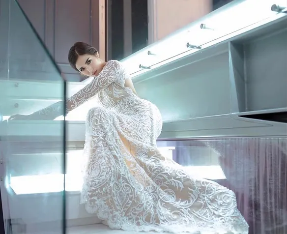 Bukan hanya berakting, Jessica Iskandar juga memiliki karir sebagai presenter dan dunia bisnis. /©instagram.com/inijedar