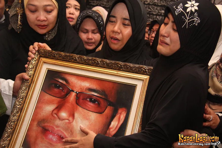 Uje meninggal karena kecelakaan (26/04).