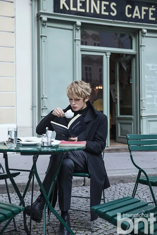 Jaejoong JYJ saat melakukan pemotretan dengan BNT. @jyj3.net