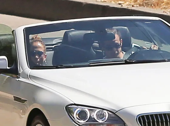 Jennifer dan Casper @ eonline.com