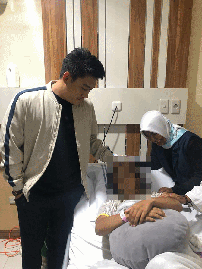 Saat Ifan menjenguk Audrey (credit: dokumentasi pribadi)