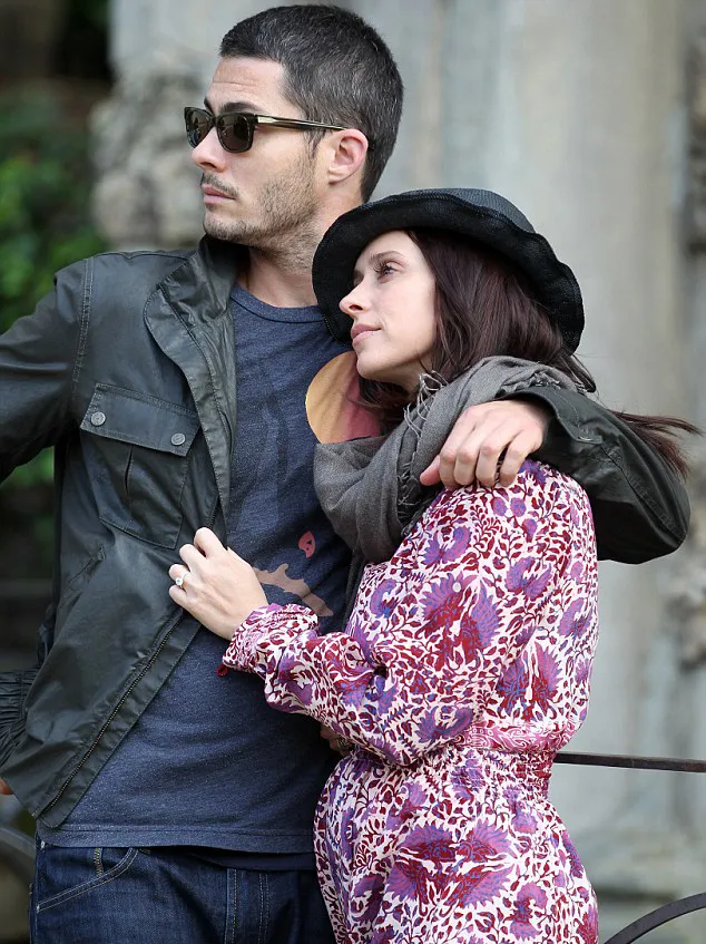 Jennifer Love Hewitt dan Brian Hallisay. @dailymail.co.uk