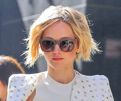 Tampak Depan Jennifer Lawrence @ eonline.com