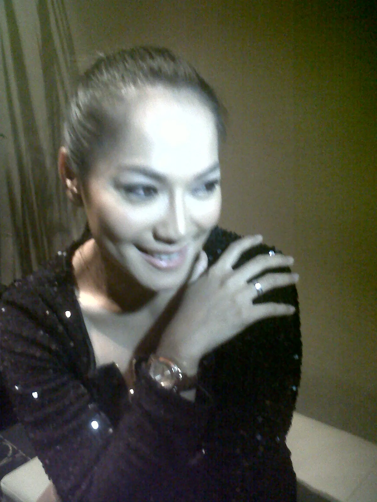 Jenny Cortez Pamer Cincin © KapanLagi.com