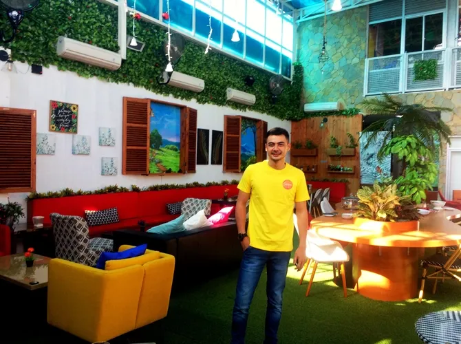 Salah satu sudut cafe yang cozy dan nyaman. © KapanLagi.com/Sahal Fadhli