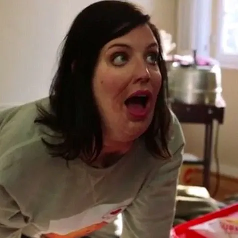 Salah Satu Penampilan Jessica Pare Dalam FUNNY OR DIE @ dailymail.co.uk
