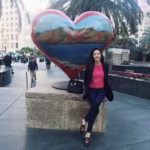 Santai sejenak, Jessica Jung jalan-jalan di San Francisco. /©instagram.com/jessica.syj