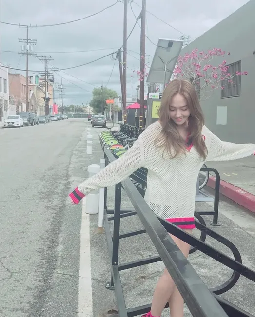Sebagai seorang desainer, Jessica Jung kerap tampil fashionable. /©instagram.com/jessica.syj