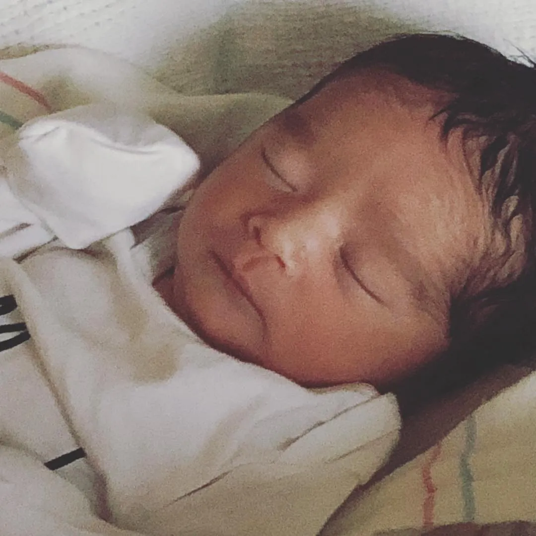 Inilah bayi ke-3 Jessica dan Cash © instagram.com/jessicaalba