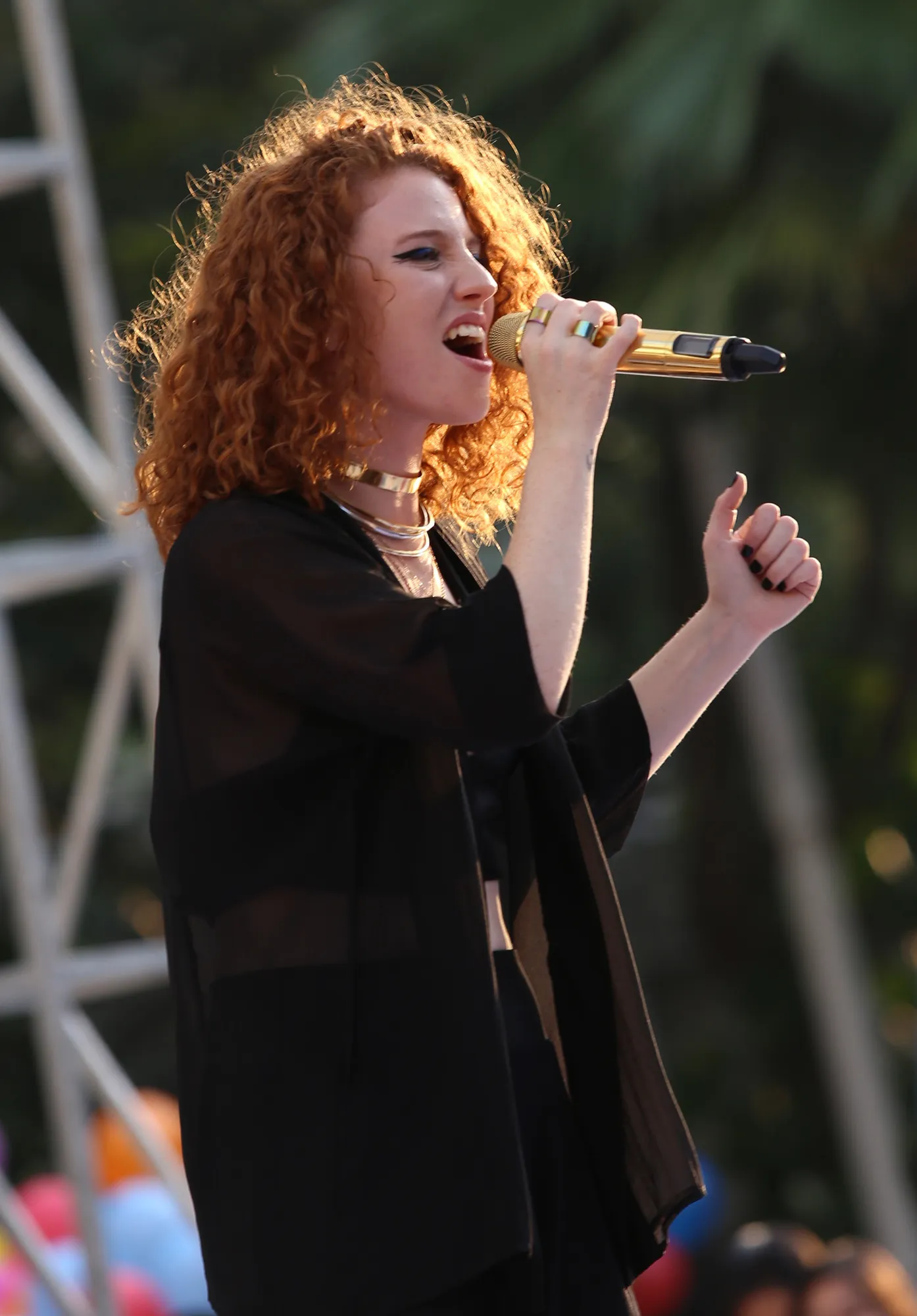 Jess Glyne saat beraksi di atas panggung © KapanLagi.com®/Sahal Fadhli