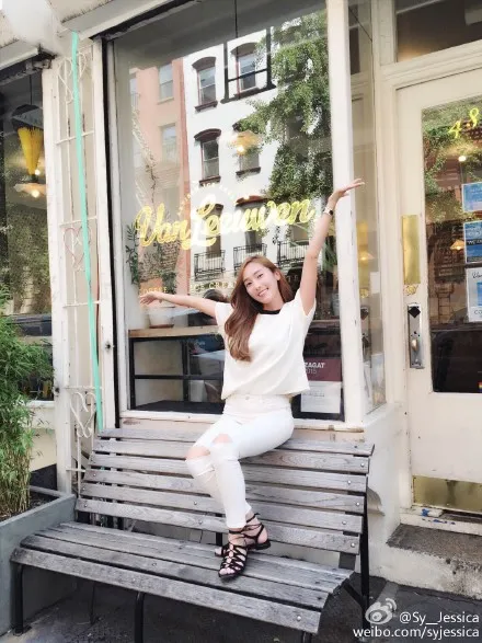 Jessica Jung memposting pesan misterius, ditujukan untuk member Girls Generation? ©Sy_Jessica Weibo