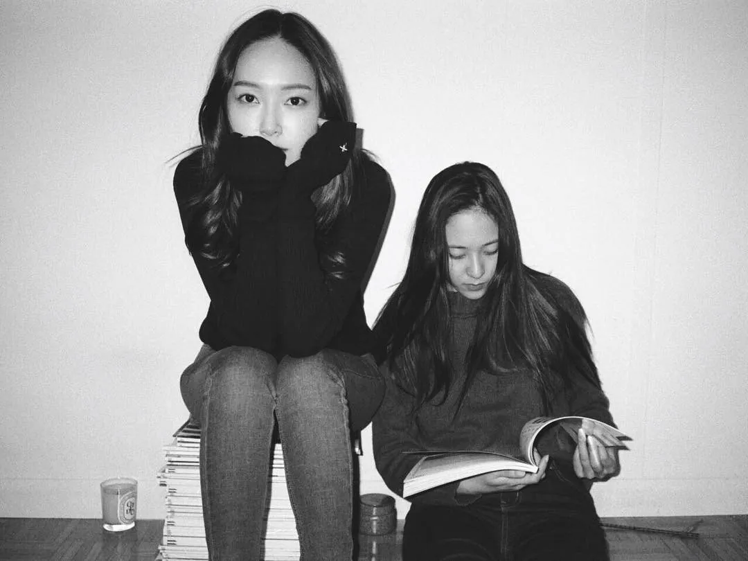 Krystal (kanan) sangat tergantung dengan sang kakak © Istimewa