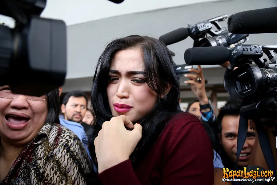 Jessica Iskandar ketika hadir di pengadilan © KapanLagi.com®/Agus Apriyanto
