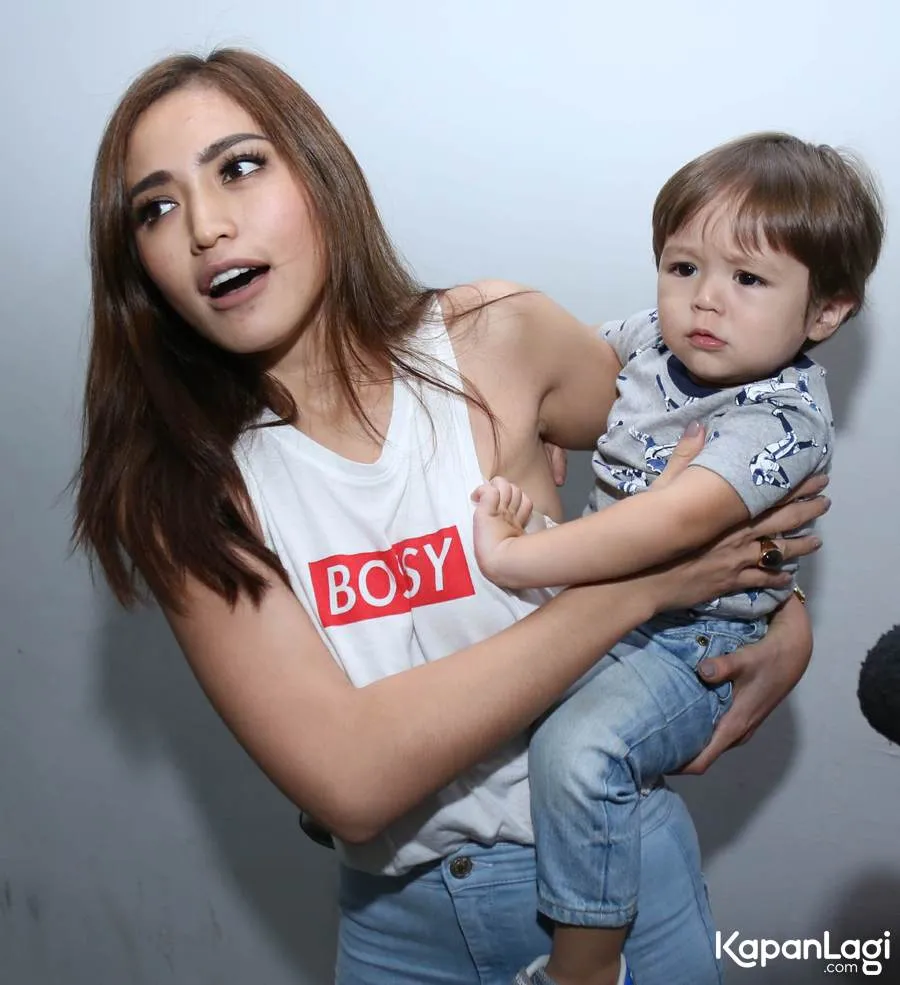 Jessica Iskandar mengaku banyak mendapatkan bantuan dari timnya. ©KapanLagi.com/Agus Apriyanto