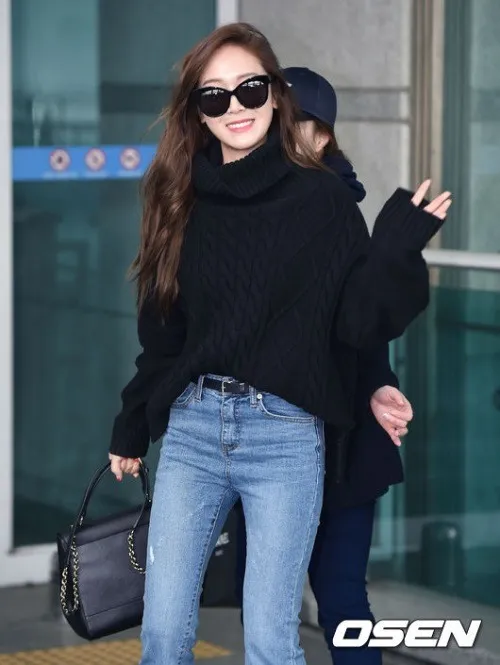 Jessica Jung saat di bandara akan berangkat ke Prancis (2/3). © OSEN