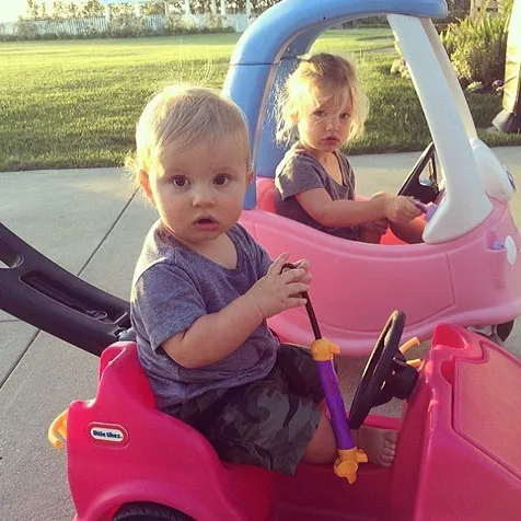 Like twins? @ instagram.com/jessicasimpson