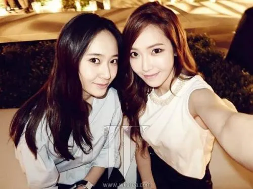 Jessica dan Krystal yang telah lama dirumorkan akan melakukan duet. @kpopselca.com