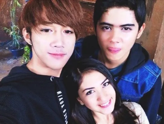 Pose Jessica Mila bersama Dicky dan Aliando yang menuai kritik / © Instagram