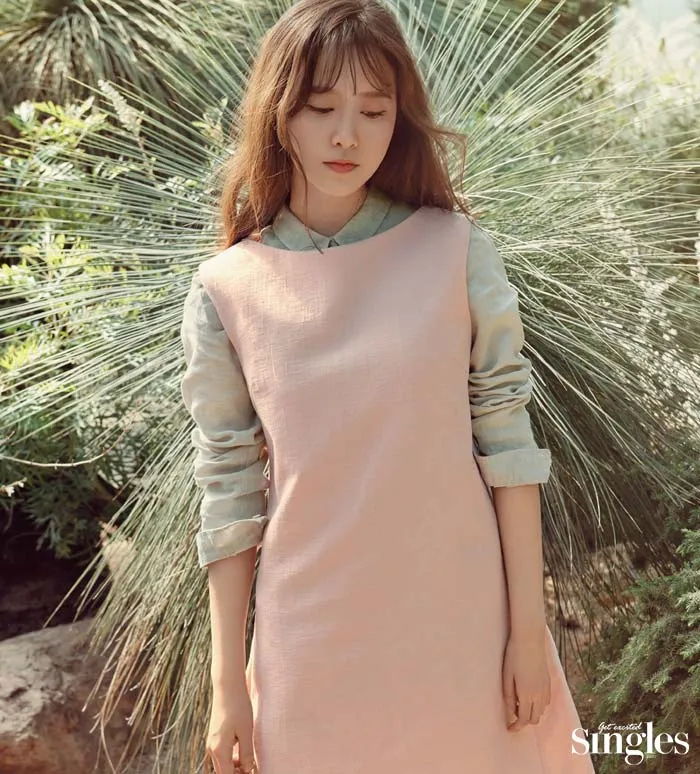 Goo Hye Sun tetap menjalani perawatan meski sudah boleh pulang dari rumah sakit. ©Singles Magazine