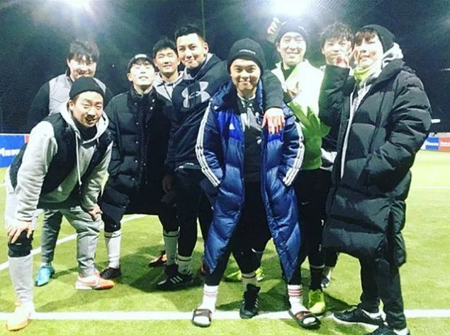 Ji Chang Wook sepertinya habis bermain bola © allkpop.com