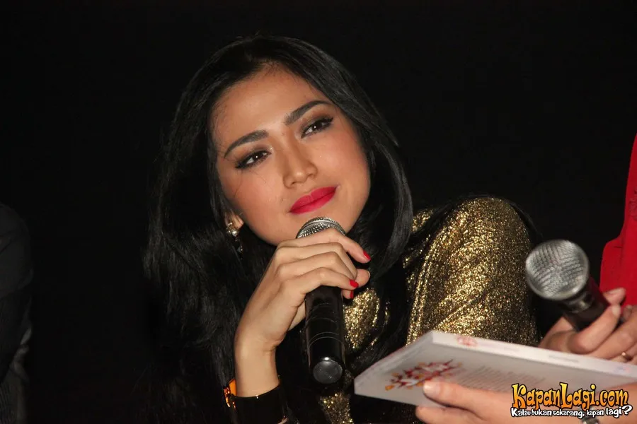 Seperti apa ya joget nungging ala Jessica Iskandar?