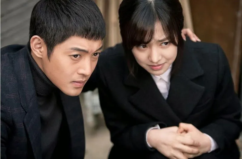 Jin Se Yeon yang menyangkal bukan aktris berinisial J, wanita yang diungkapkan 'tidur' dengan Kim Hyun Joong. ©KBS