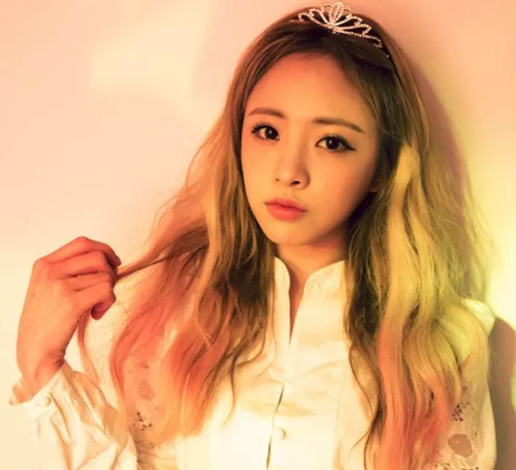 JinE Oh My Girl mengidap anoreksia. ©soompi.com