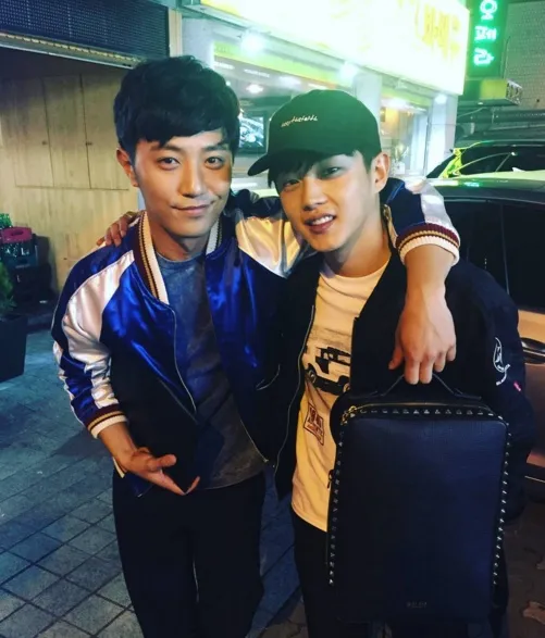 Jin Goo dan Kim Min Suk, ganteng dua-duanya © instagram.com/samueliesword