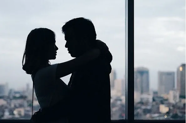 Potret mesra dan romantis bareng pacar dengan konsep foto siluet © Instagram.com