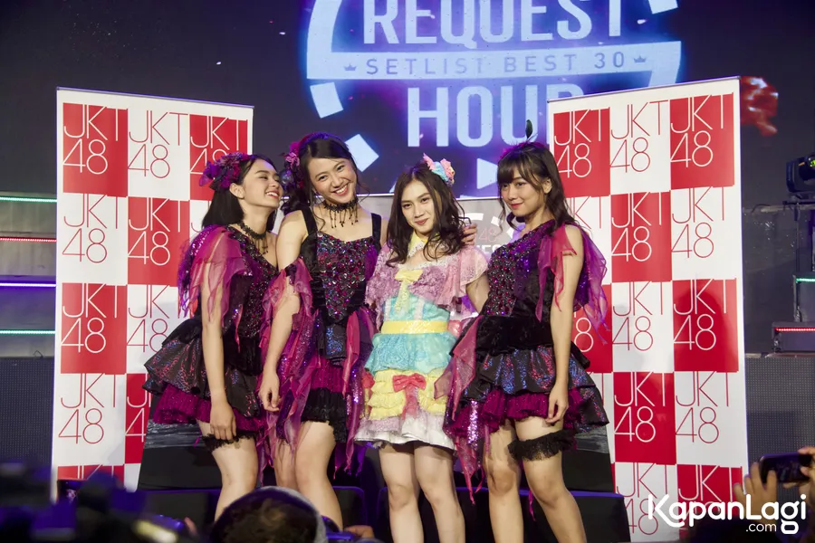 Kebersaman Melody dan Nabilah bersama JKT48 harus berakhir dengan proses graduate dan mengundurkan diri. ©KapanLagi.com/Djoko Poerwanto