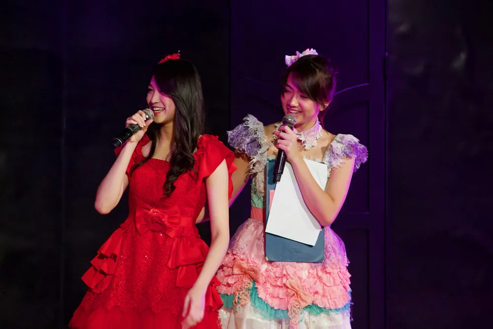 Setiap tim membuat cokelat dengan resep rahasia yang kemudian diberikan pada member yang disayang dan para fans mereka © KapanLagi.com/Djoko Poerwanto