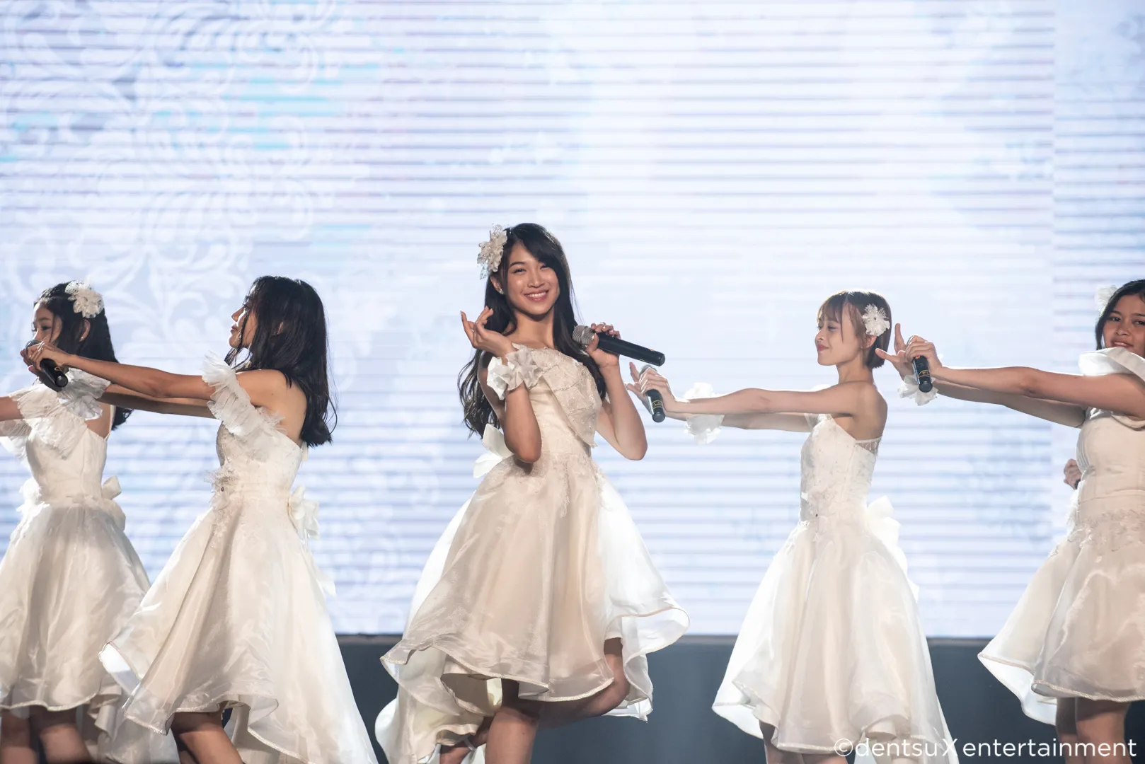 ©dentsu x entertainment