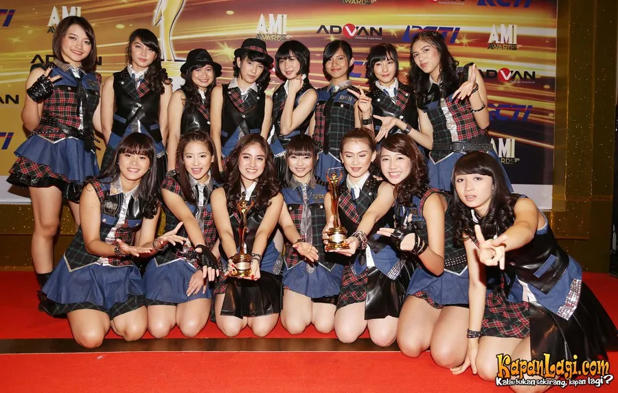 Memang tak bisa dibayangkan jika JKT48 tampil tanpa seragam mereka @ KapanLagi.com®/Budi Santoso