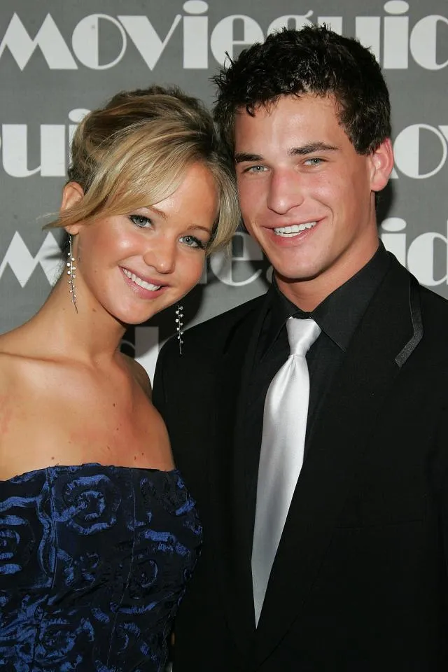 Jennifer Lawrence & Chris Adler © The Sun